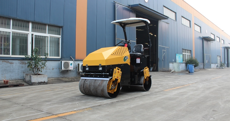 全新3吨小型压路机磨合期要多久？