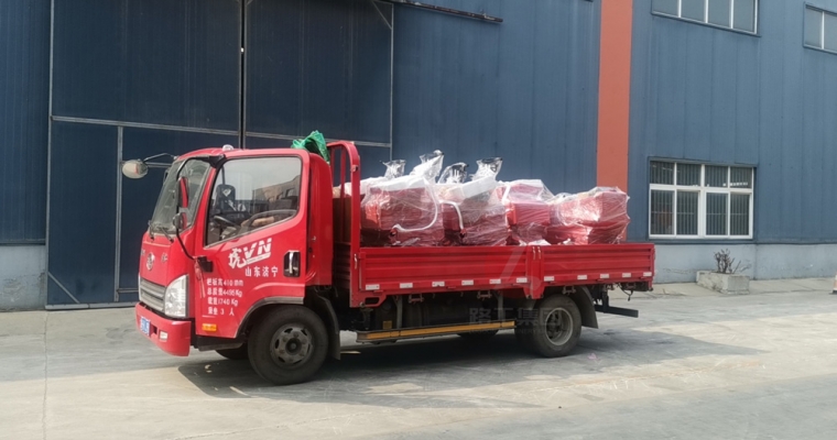 南宫28集团一批小型压路机发往浙江